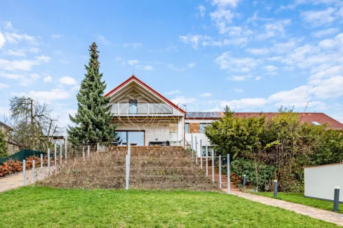 Pronájem vily, Roztoky, Nad vinicemi, 393 m2