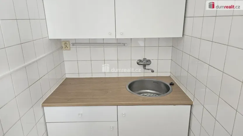 Pronájem bytu 2+kk, Praha - Hloubětín, Pod turnovskou tratí, 46 m2