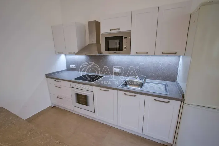 Pronájem bytu 2+kk, Praha - Nové Město, Štěpánská, 65 m2