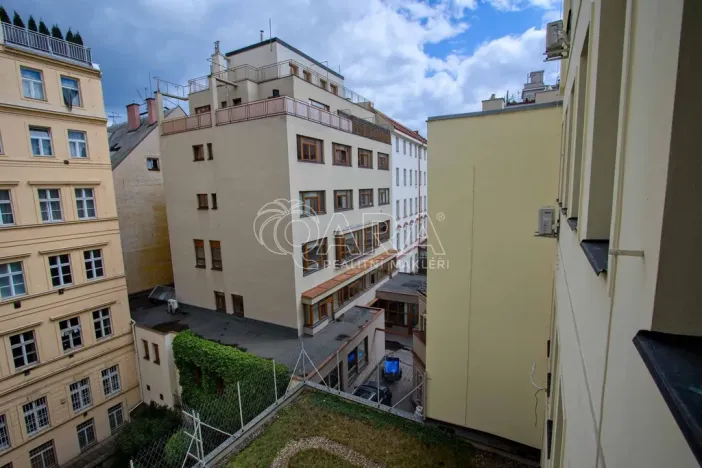 Pronájem bytu 2+kk, Praha - Nové Město, Štěpánská, 65 m2
