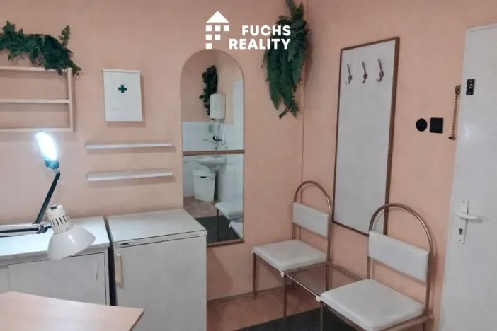 Pronájem obchodního prostoru, Zábřeh, náměstí Osvobození, 12 m2