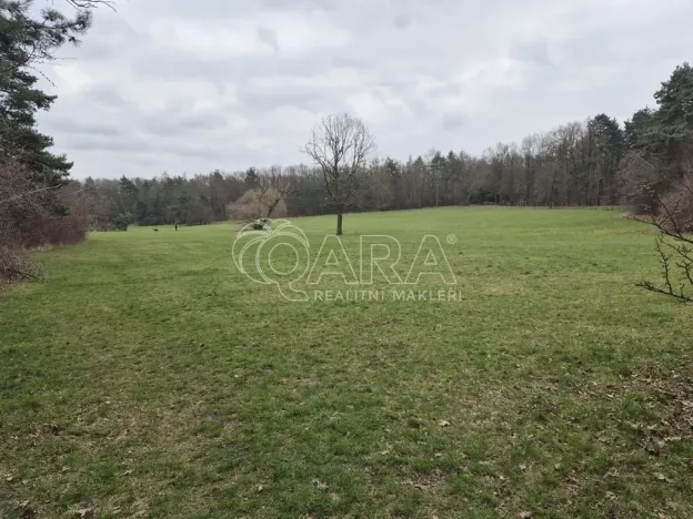 Pronájem komerčního pozemku, Praha - Háje, 2000 m2