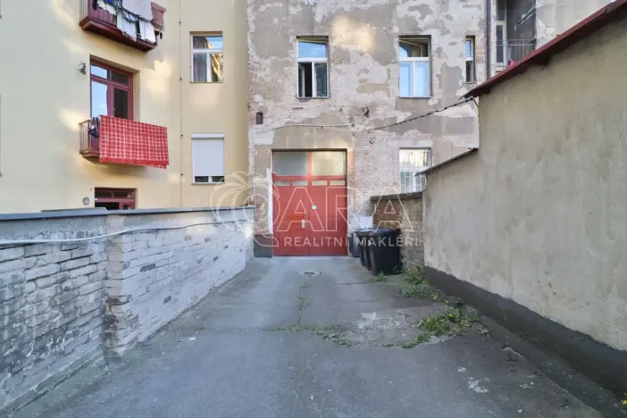 Prodej garáže, Praha - Žižkov, Čajkovského, 16 m2