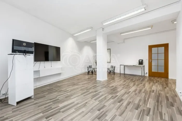 Pronájem kanceláře, Praha - Kobylisy, Nad Šutkou, 58 m2