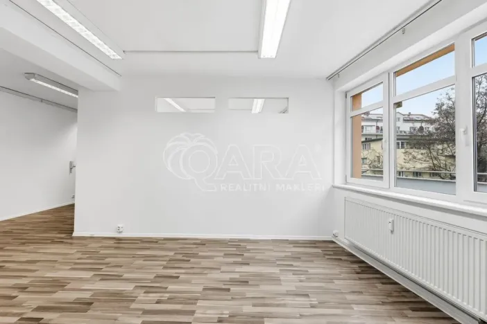 Pronájem kanceláře, Praha - Kobylisy, Nad Šutkou, 58 m2