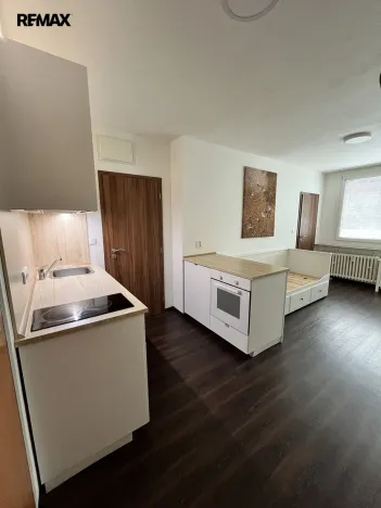 Pronájem bytu 2+kk, Praha - Krč, Hurbanova, 36 m2