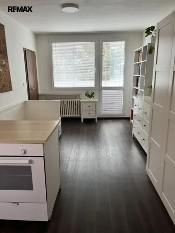 Pronájem bytu 2+kk, Praha - Krč, Hurbanova, 36 m2