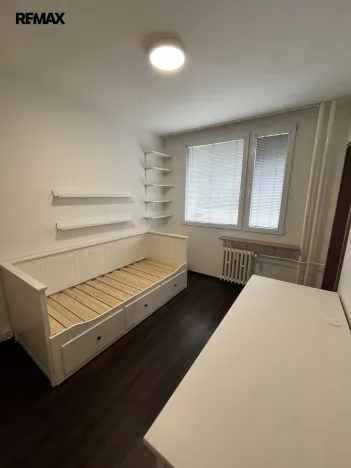 Pronájem bytu 2+kk, Praha - Krč, Hurbanova, 36 m2