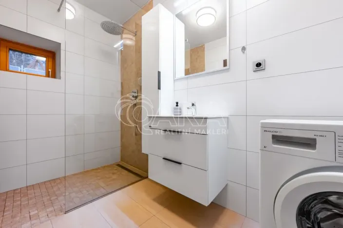 Pronájem kanceláře, Roztoky, Nad vinicemi, 393 m2