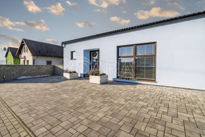 Prodej obchodního prostoru, Sukorady, 187 m2