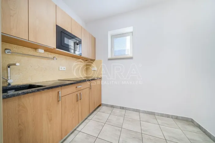 Prodej obchodního prostoru, Sukorady, 187 m2