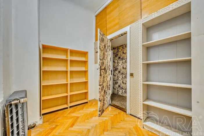 Prodej bytu 4+1, Praha - Malá Strana, Malostranské náměstí, 91 m2