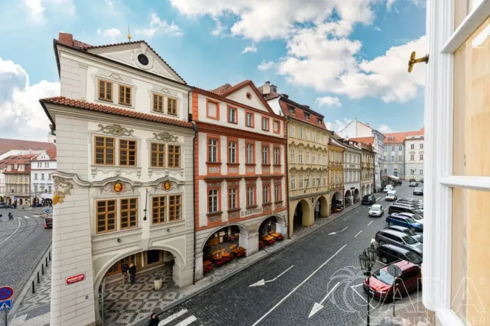 Prodej bytu 4+1, Praha - Malá Strana, Malostranské náměstí, 91 m2