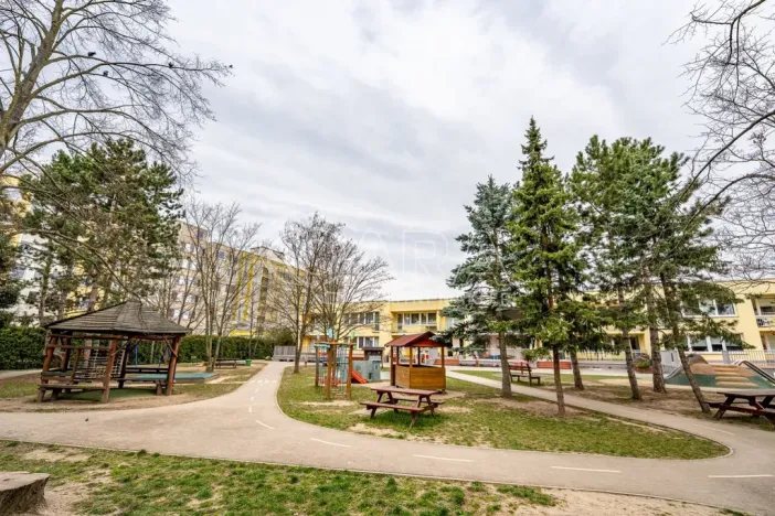 Pronájem bytu 2+kk, Praha - Libuš, K lukám, 43 m2