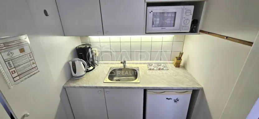 Pronájem obchodního prostoru, Králův Dvůr - Počaply, Plzeňská, 18 m2