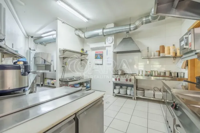 Prodej restaurace, Praha - Hostivař, náměstí Přátelství, 195 m2