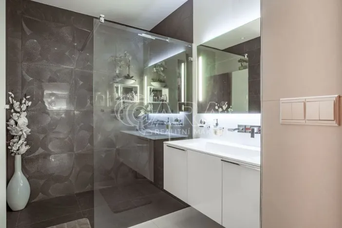 Prodej rodinného domu, Zeleneč, Štefánikova, 540 m2