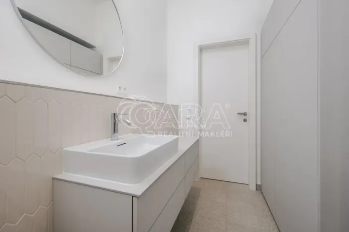 Pronájem bytu 2+kk, Praha - Nusle, Jaromírova, 58 m2