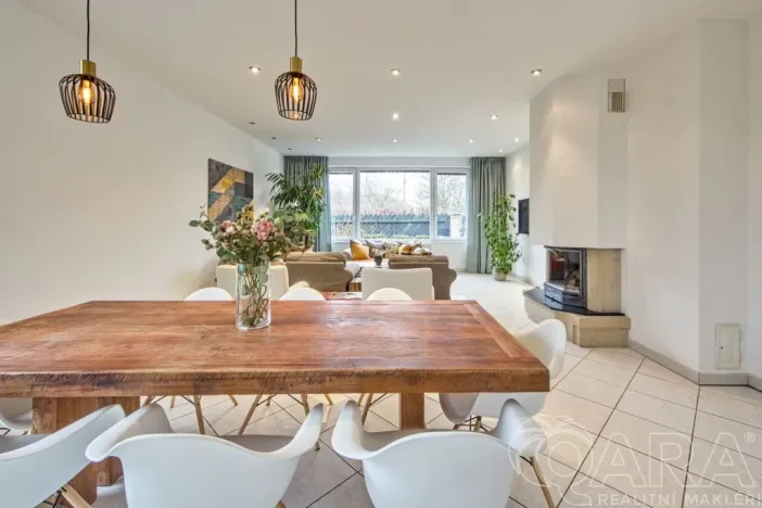 Pronájem rodinného domu, Dolní Břežany, V Úvozu, 380 m2