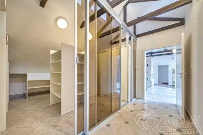 Pronájem rodinného domu, Dolní Břežany, V Úvozu, 380 m2