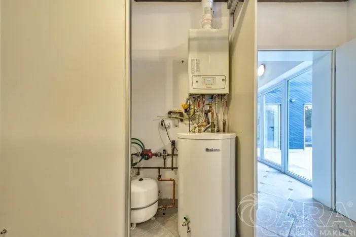 Pronájem rodinného domu, Dolní Břežany, V Úvozu, 380 m2