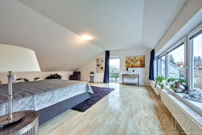 Pronájem rodinného domu, Dolní Břežany, V Úvozu, 380 m2