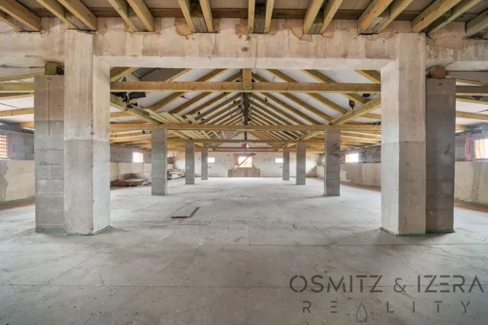 Prodej skladu, Nová Ves, 3671 m2