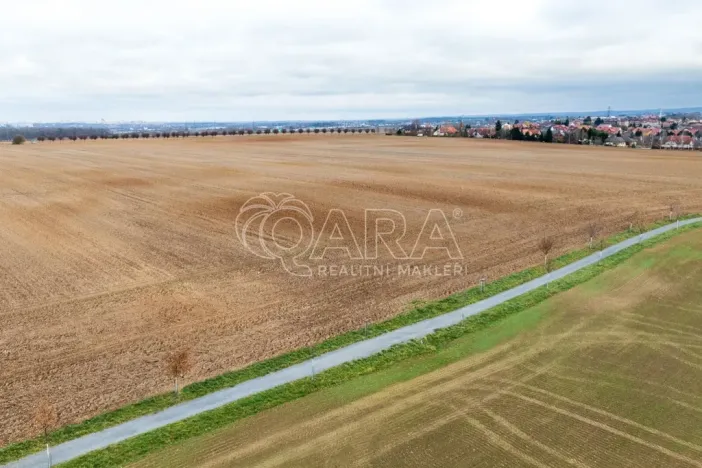 Prodej pole, Dolní Břežany, 8511 m2