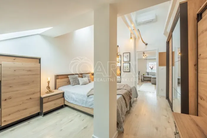 Prodej bytu 2+kk, Praha - Smíchov, Holubova, 48 m2