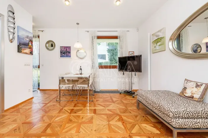 Prodej bytu 1+kk, Praha - Dejvice, Matějská, 33 m2