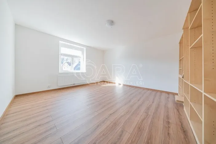 Pronájem bytu 3+1, Praha - Velká Chuchle, V úvoze, 80 m2