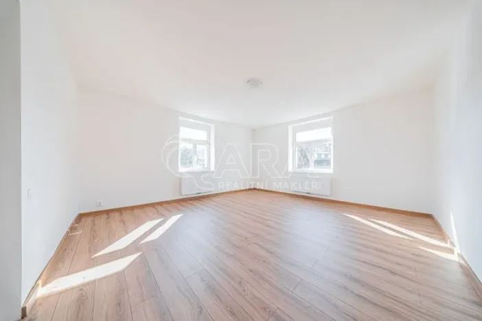 Pronájem bytu 3+1, Praha - Velká Chuchle, V úvoze, 80 m2