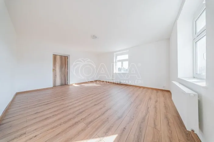 Pronájem bytu 3+1, Praha - Velká Chuchle, V úvoze, 80 m2