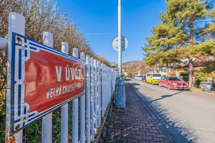 Pronájem bytu 3+1, Praha - Velká Chuchle, V úvoze, 80 m2