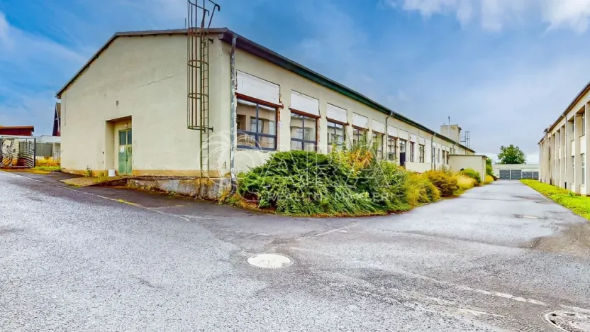 Prodej výrobních prostor, Luby, 1300 m2