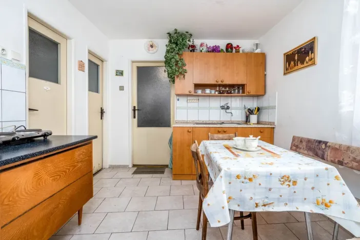 Prodej vícegeneračního domu, Úsobí, 365 m2