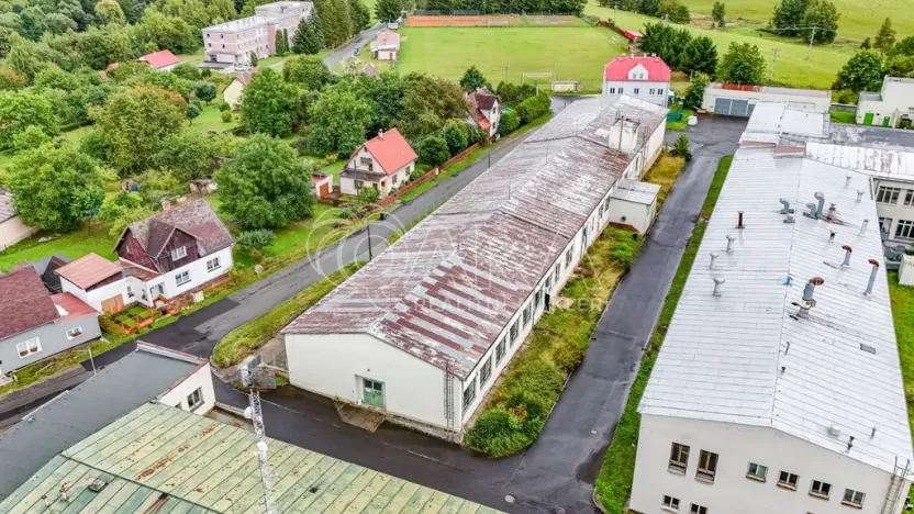 Prodej skladu, Luby, 1300 m2