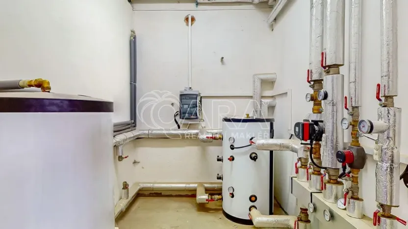 Prodej skladu, Luby, 1300 m2