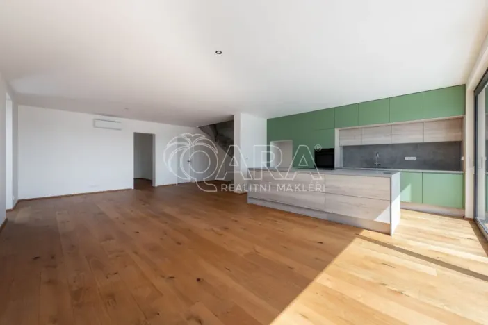 Prodej rodinného domu, Statenice, Nad Vinicí, 270 m2