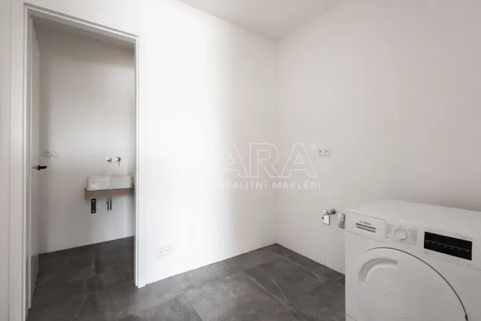 Prodej rodinného domu, Statenice, Nad Vinicí, 270 m2