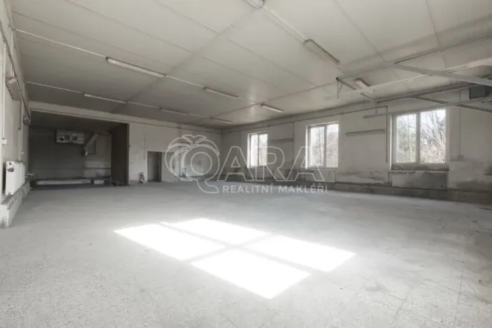 Pronájem výrobních prostor, Nový Jičín, Riegrova, 2293 m2