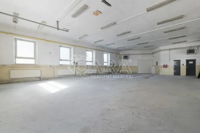 Pronájem výrobních prostor, Nový Jičín, Riegrova, 2293 m2