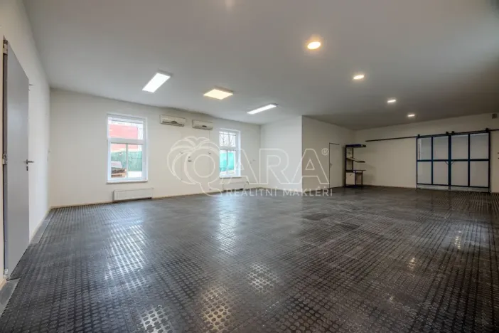Pronájem obchodního prostoru, Vestec, Vestecká, 252 m2
