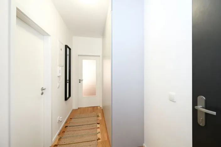 Pronájem bytu 1+kk, Praha - Smíchov, Plzeňská, 43 m2