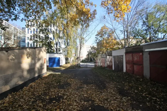 Prodej garáže, Praha - Dejvice, Generála Píky, 15 m2