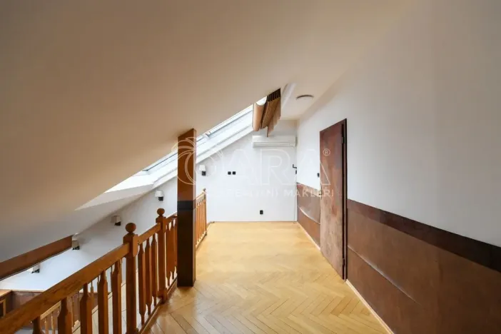 Pronájem bytu 3+1, Praha - Nové Město, Spálená, 127 m2