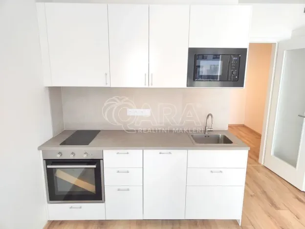 Pronájem bytu 1+kk, Praha - Hloubětín, Poděbradská, 34 m2