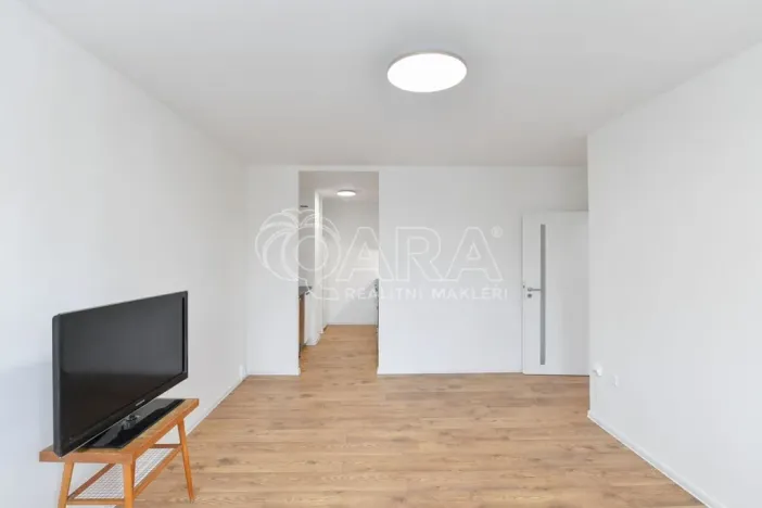 Pronájem bytu 2+kk, Praha - Bohnice, Radomská, 44 m2