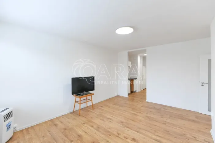 Pronájem bytu 2+kk, Praha - Bohnice, Radomská, 44 m2