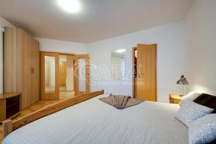 Pronájem bytu 2+kk, Dolní Břežany, 81 m2